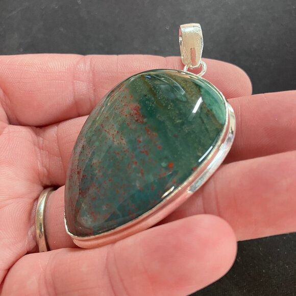 Bloodstone Heliotrope Crystal Stone Jewelry Pendant - Picture 5 of 8